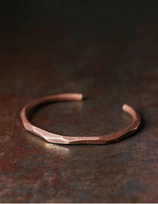Handgefertigtes Armband aus reinem Kupfer, Kunsthandwerk, alter Manschettenarmreif, rustikaler Punk, Unisex, Wikinger-Schmuck, Straße, rotes Metall