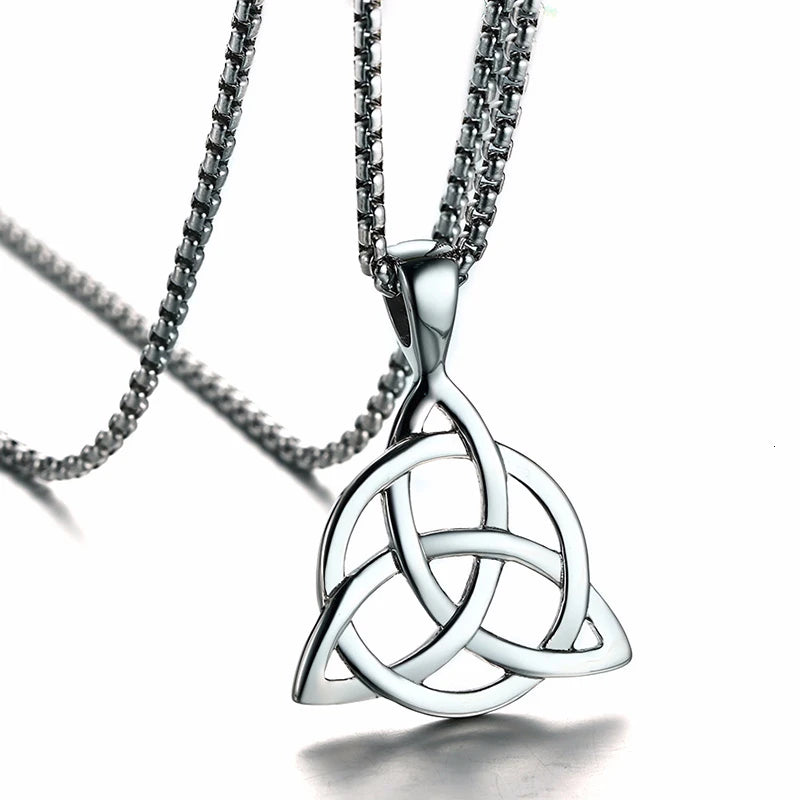 Vnox Wikinger-Halsketten mit keltischem Knoten für Herren, Edelstahl, Dreifachknoten-Anhänger, lässiger Herrenschmuck mit 61 cm Box-Kette