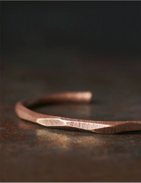 Handgefertigtes Armband aus reinem Kupfer, Kunsthandwerk, alter Manschettenarmreif, rustikaler Punk, Unisex, Wikinger-Schmuck, Straße, rotes Metall