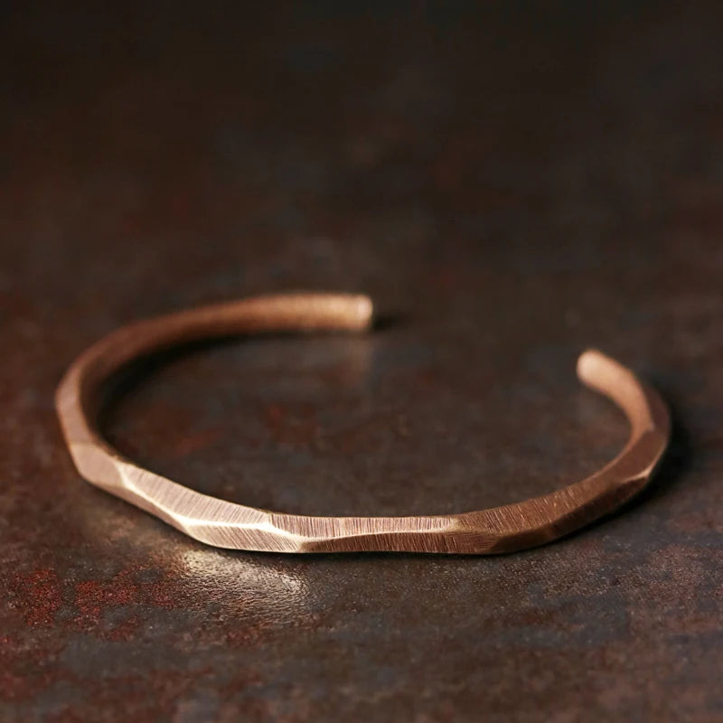 Handgefertigtes Armband aus reinem Kupfer, Kunsthandwerk, alter Manschettenarmreif, rustikaler Punk, Unisex, Wikinger-Schmuck, Straße, rotes Metall
