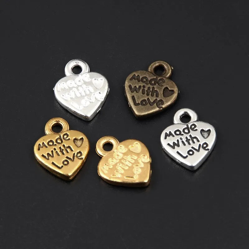 100 Stück plattierte Metalllegierung, gemischte Farben, hergestellt mit Liebes-Herz-Charms, Anhängerzubehör, 12 mm x 10 mm