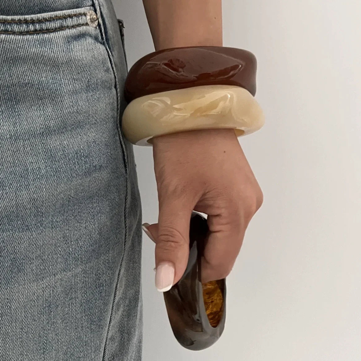 Vintage Acryl große bunte geometrische unregelmäßige Armreifen für Frauen trendige Harz breite Manschette Armreifen Armbänder 2025, Modeschmuck