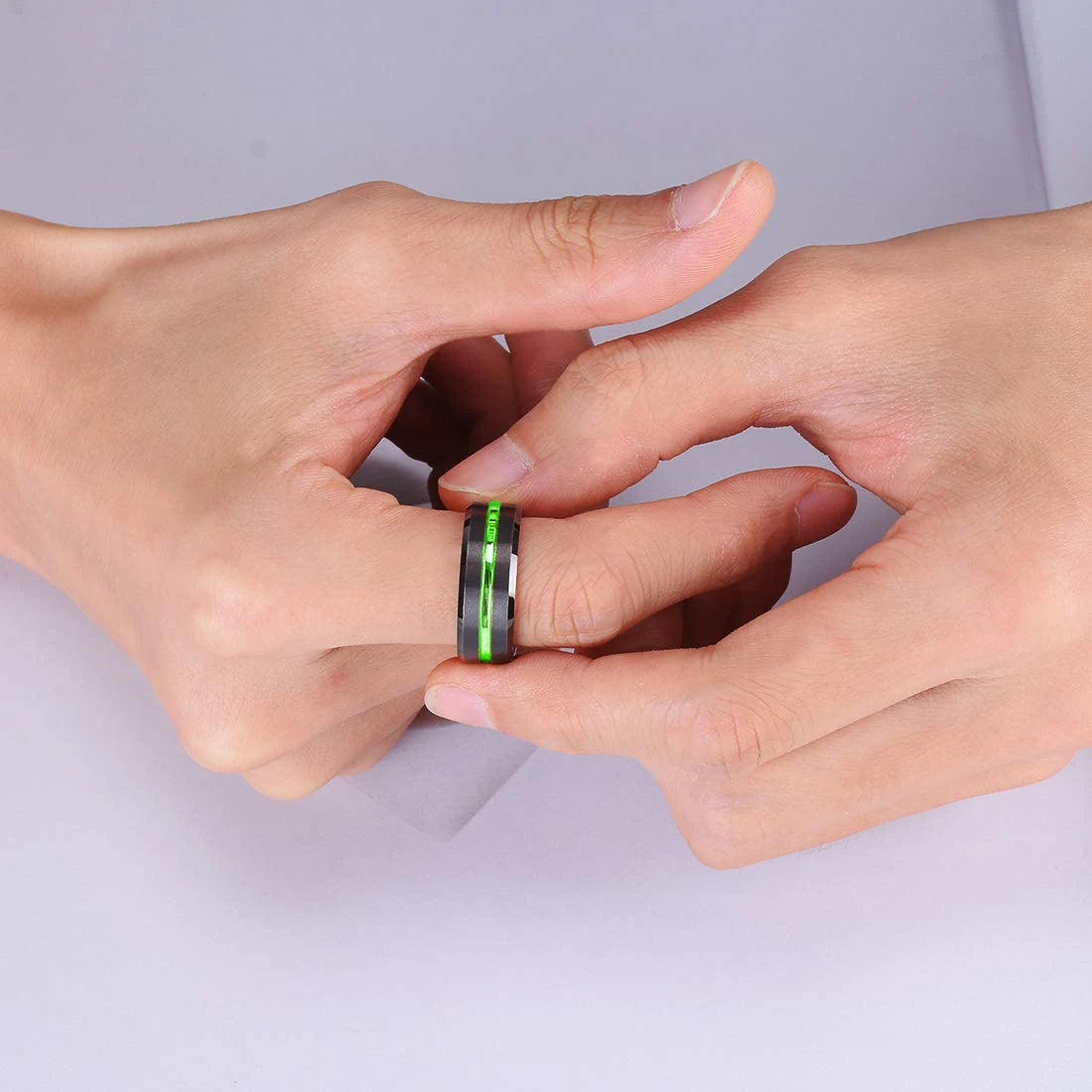 Moderne 8mm Schwarz Titan stahl Ringe für Männer Frauen Nut Facetten Edelstahl Männer Ring Hochzeit Band schmuck Großhandel