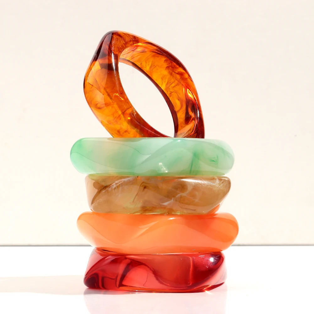 Vintage Acryl große bunte geometrische unregelmäßige Armreifen für Frauen trendige Harz breite Manschette Armreifen Armbänder 2025, Modeschmuck