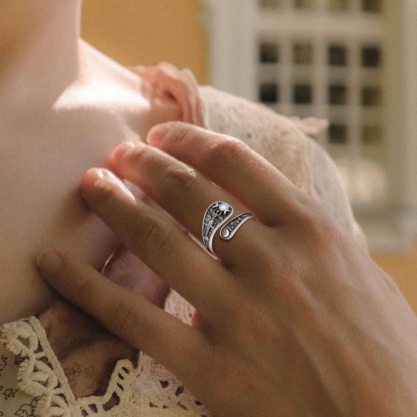 Eudora Verstellbarer Ring aus 925er-Sterlingsilber mit dreifacher Mondgöttin, Mondstein, Hekate, Amulett, Löffelring, Vintage-Schmuck, Geschenk für Frauen