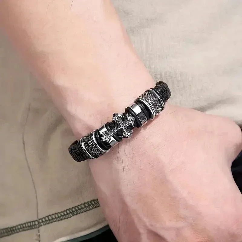 Vintage handgewebtes umweltfreundliches Leder-Kreuzarmband mit Magnetverschluss, modischer Anhänger für Herren, religiöser Amulett-Schmuck