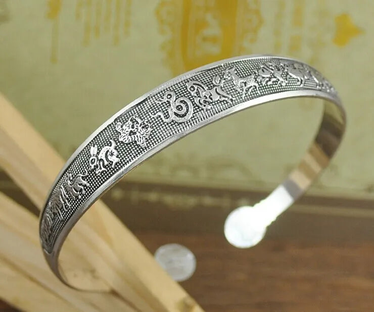 32-Stil Vintage-Manschettenarmband, tibetisch versilbert, geschnitzte Blume, Tier-Öffnungsarmreif, verstellbar, indischer Schmuck, Damen-Geschenke