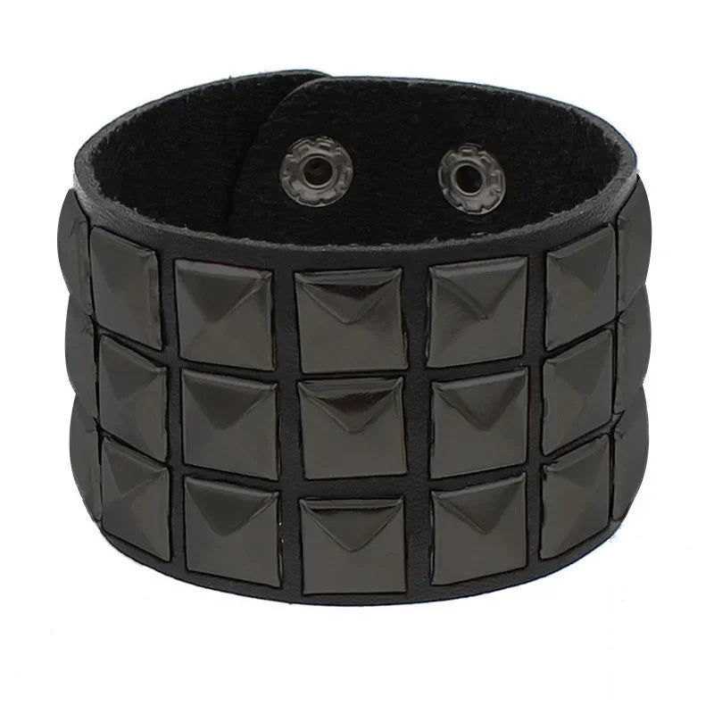 Neue breite Punk Chunky Rivet Leder Armreif Rock Reihen quadratische Nägel Armband einstellbare Größe Schmuck Armbänder & Armreif
