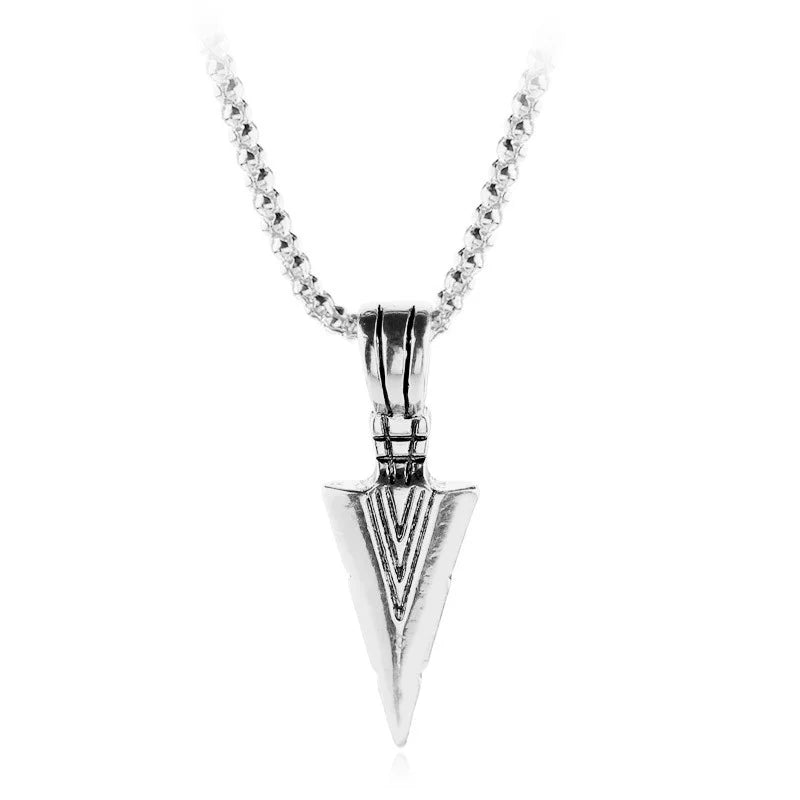 2022 silber Farbe Retro Persönlichkeit Schwarz Dreieck Pfeilspitze Halskette Anhänger Nische Stil Punk Schmuck Party Geschenk Für Männer Und Wo