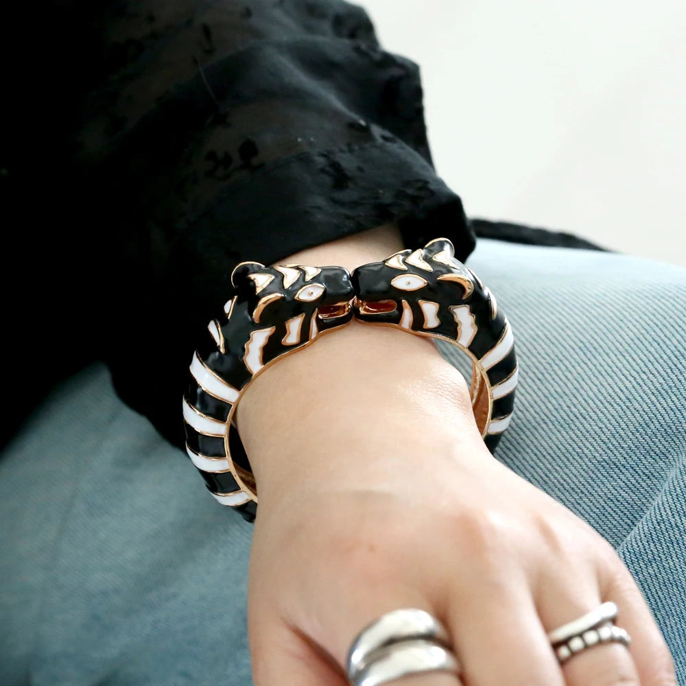 Kaymen neue Emaille bunte Tiger Armreif Manschette Armband für Frauen Mädchen Aussage mehrfarbige Mode Armreif Schmuck 15 Farben