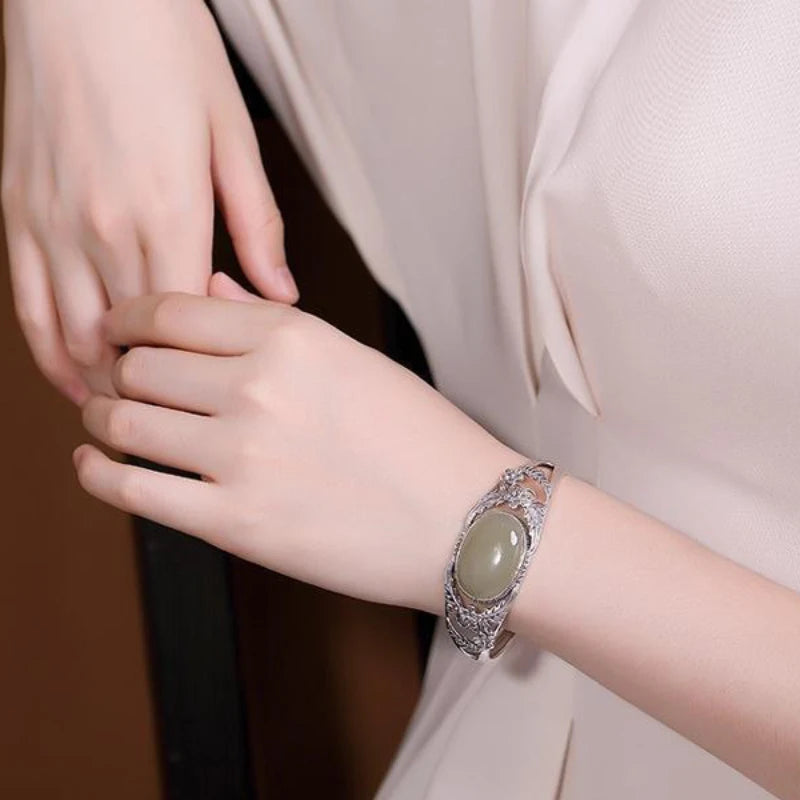 Vintage Silber eingelegte natürliche Hetian Jade Blume Hohl Armreifen für Frauen eleganten Ethno-Stil Hochzeit Verlobung Schmuck
