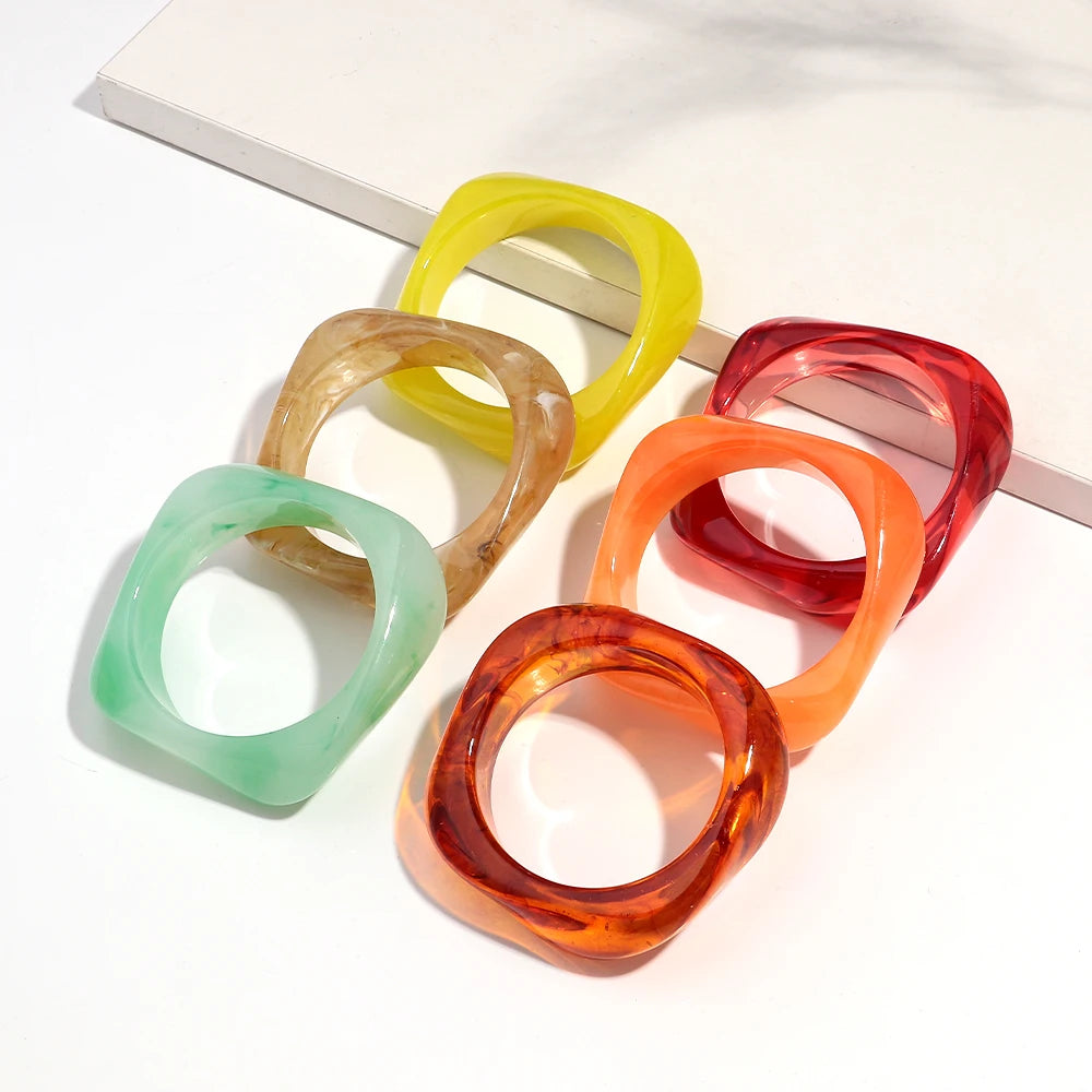 Vintage Acryl große bunte geometrische unregelmäßige Armreifen für Frauen trendige Harz breite Manschette Armreifen Armbänder 2025, Modeschmuck
