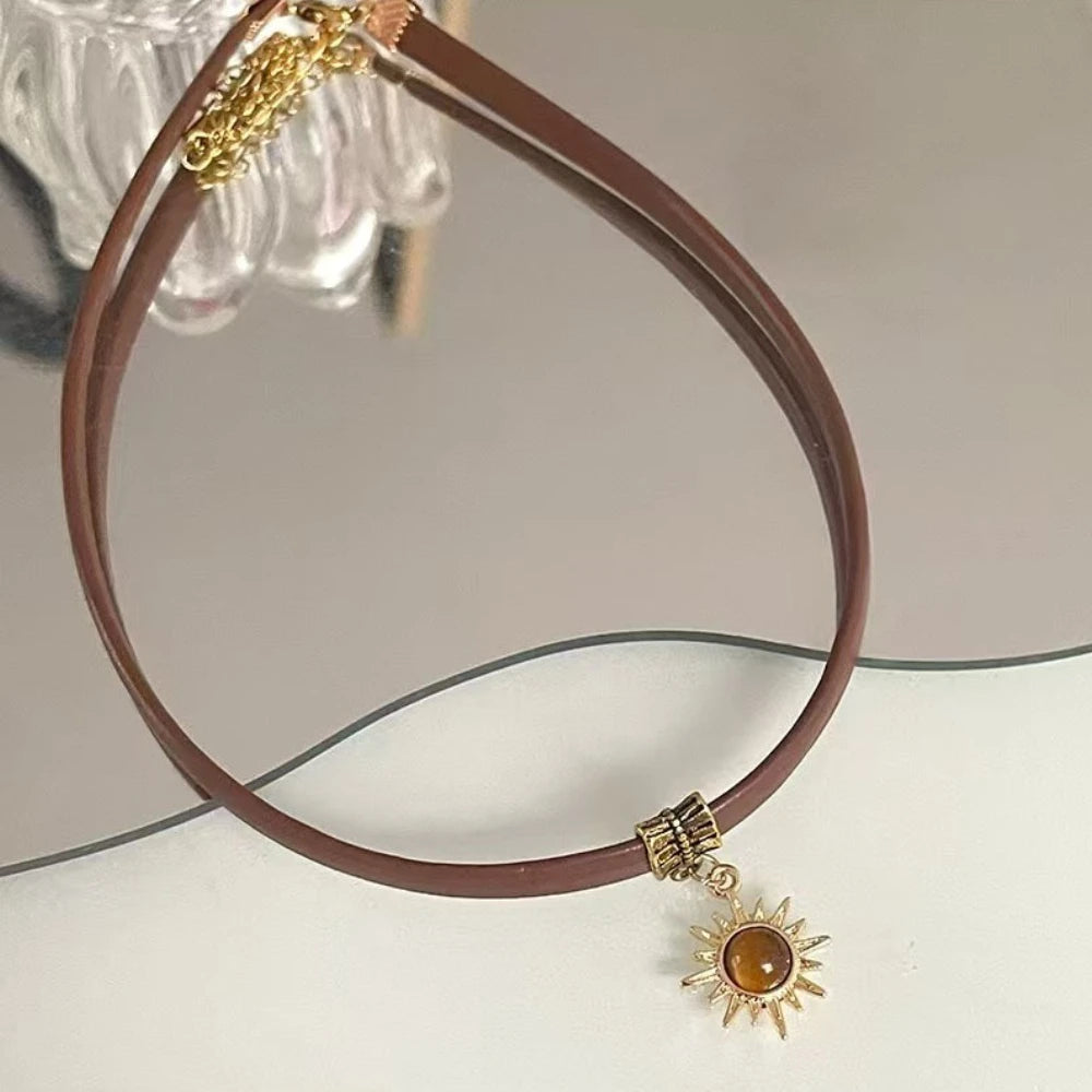 Vintage Stein Sonne Anhänger Halsketten Braun PU Leder Halsband Halskette Für Frauen Mädchen Trendy Herbst Winter Mode Schmuck Geschenke