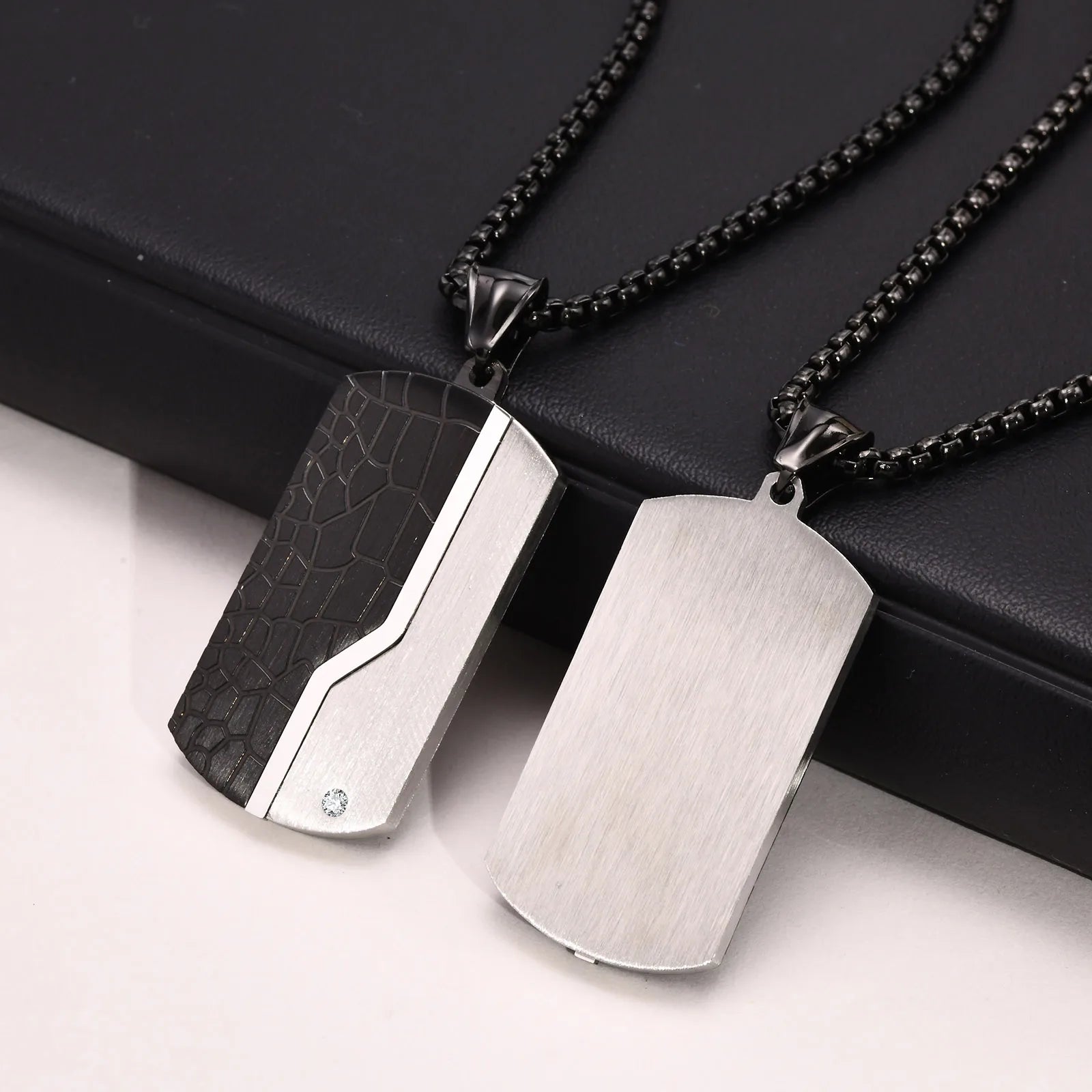 Vnox Herren-Halskette mit Erkennungsmarken-Anhänger aus Edelstahl, geometrische Hundemarken-Halsketten, Geschenk für Ihn, Schmuck