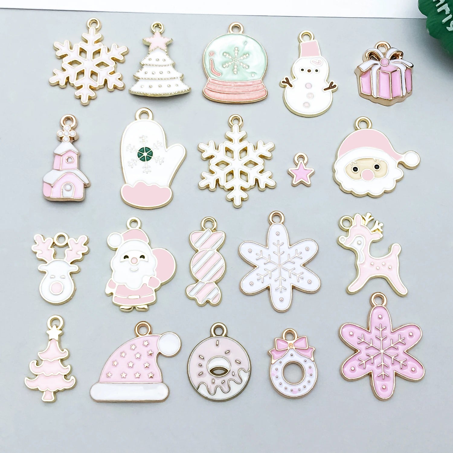 5/20 Stück Legierung Emaille Pulver weiß Weihnachten Anhänger Schmuck machen DIY Schlüsselanhänger Ohrringe Charms für Schmuck Armbänder Halskette