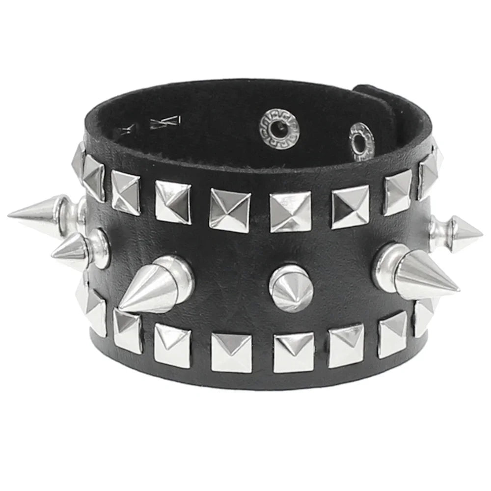 Neue breite Punk Chunky Rivet Leder Armreif Rock Reihen quadratische Nägel Armband einstellbare Größe Schmuck Armbänder & Armreif