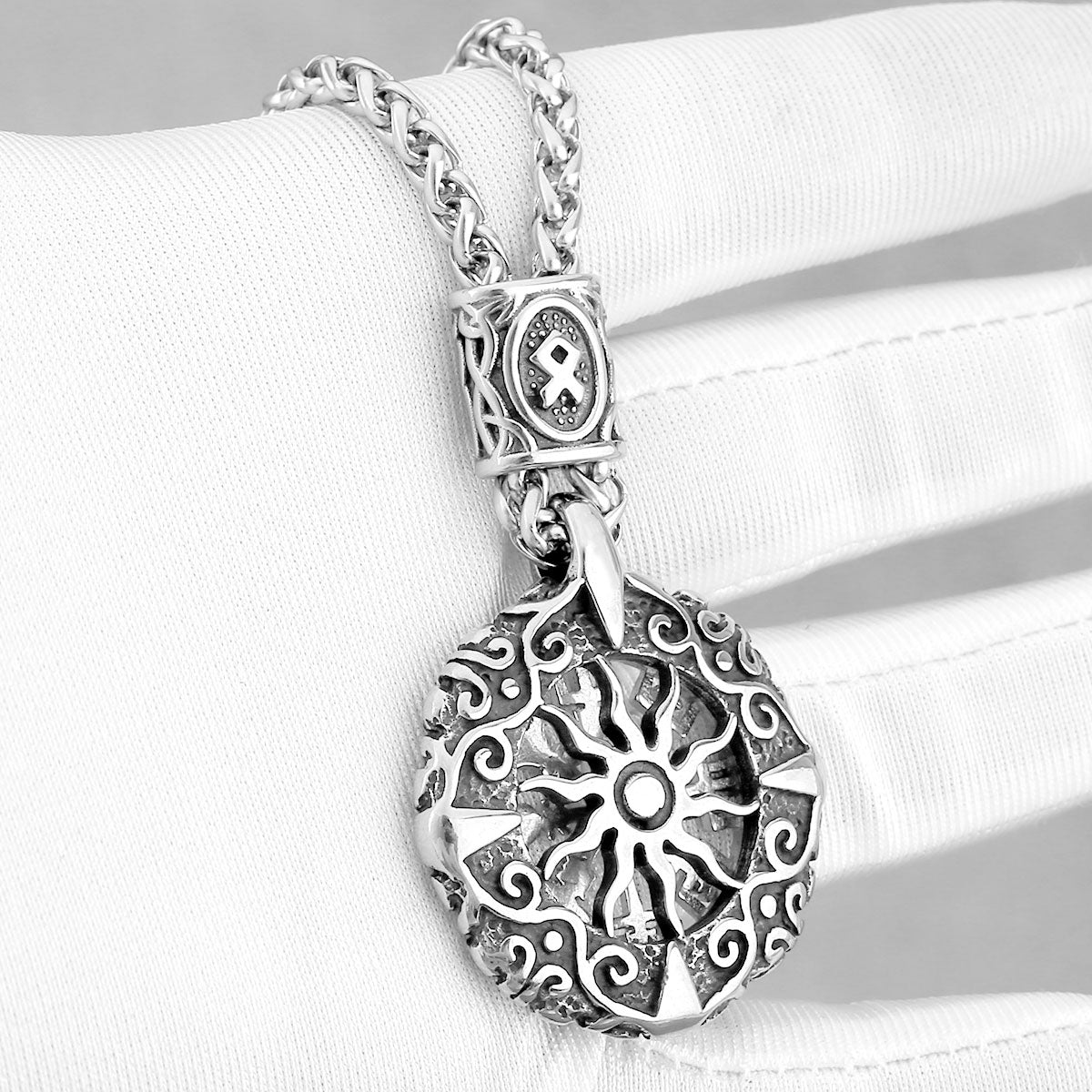 Kreatives Design Wikinger Rune Kompass Halskette Vintage Mode Amulett Edelstahl Anhänger für Herren Großhandel Schmuck