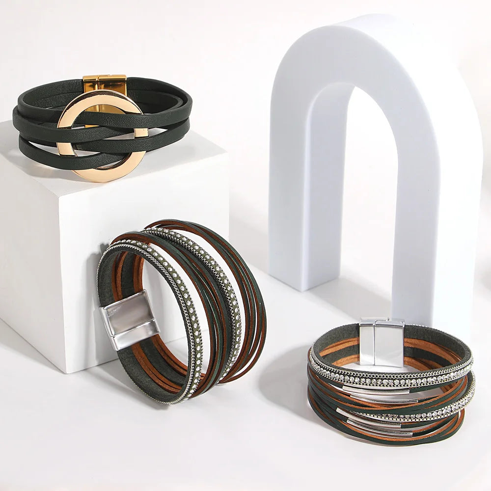 ALLYES Vintage grünes mehrschichtiges Wickelarmband aus Leder für Damen und Herren, Boho-Armbänder mit eingelegten Strasssteinen und Armreifen, Charm-Schmuck