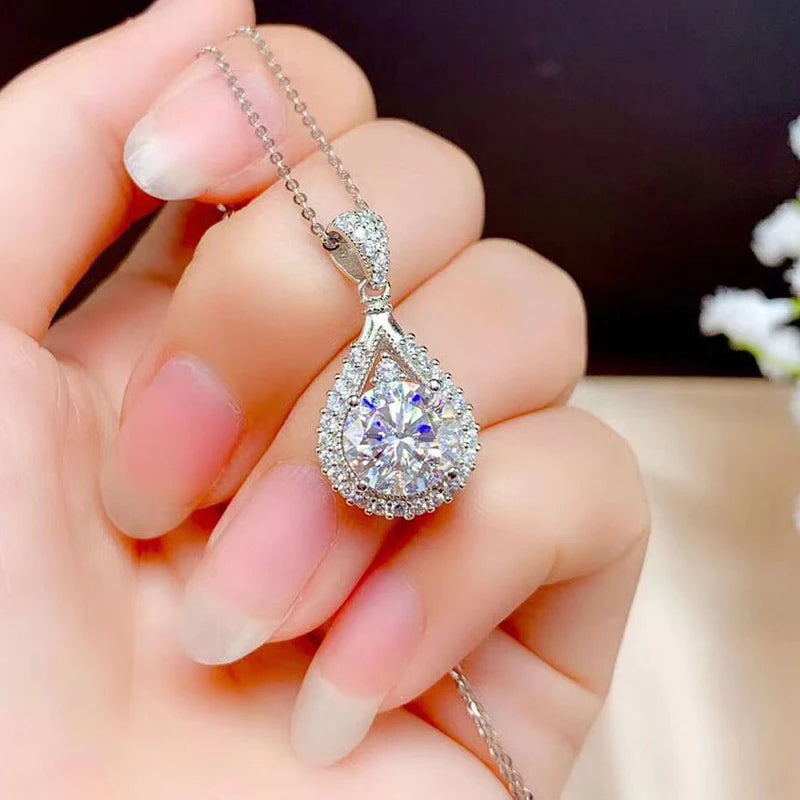 OXTAO 18 Karat Weißgold Moissanit Wassertropfen Halskette Anhänger Damenschmuck Zertifiziertes 925er Sterlingsilber Jubiläumsgeschenk