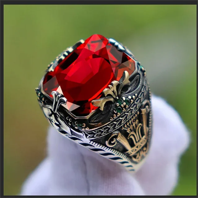Europäischer und amerikanischer eingelegter Smaragd-Herrenring Türkei Retro dominanter Persönlichkeitsring, um den Bankett-Party-Schmuck teilzunehmen