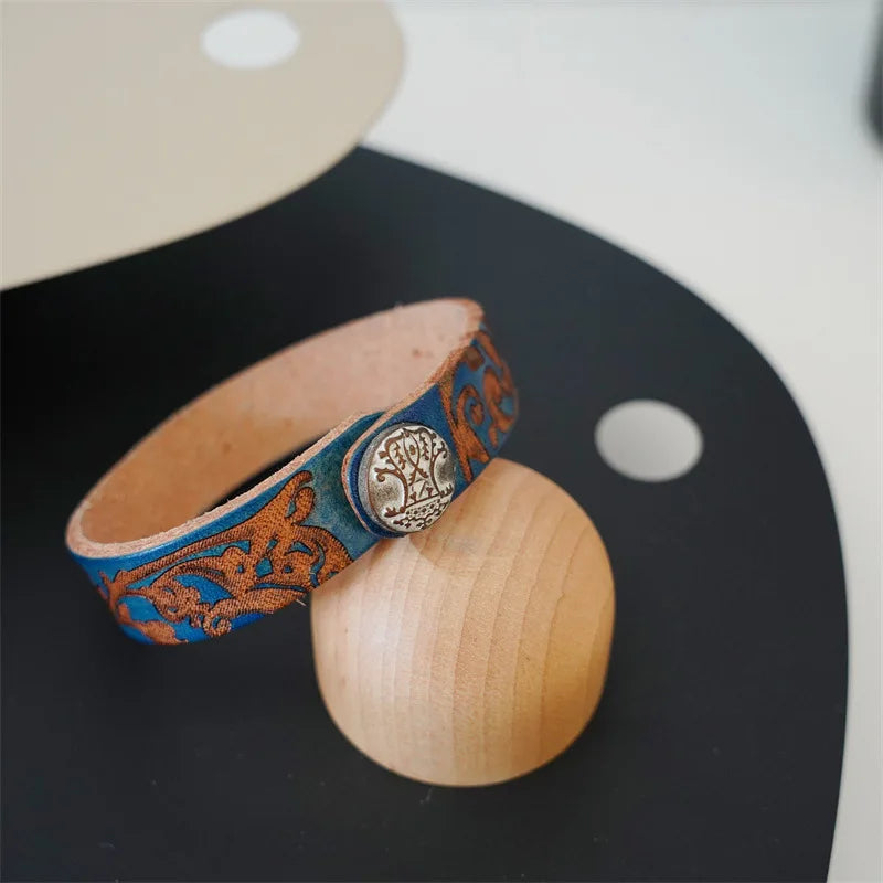 MKENDN Vintage pflanzlich gegerbtes Rindsleder-Manschettenarmband für Männer und Frauen, Punk-Armreif, geriebenes Distressed-Denim-farbiges Armband