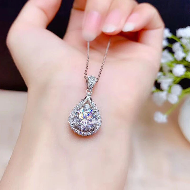 OXTAO 18 Karat Weißgold Moissanit Wassertropfen Halskette Anhänger Damenschmuck Zertifiziertes 925er Sterlingsilber Jubiläumsgeschenk