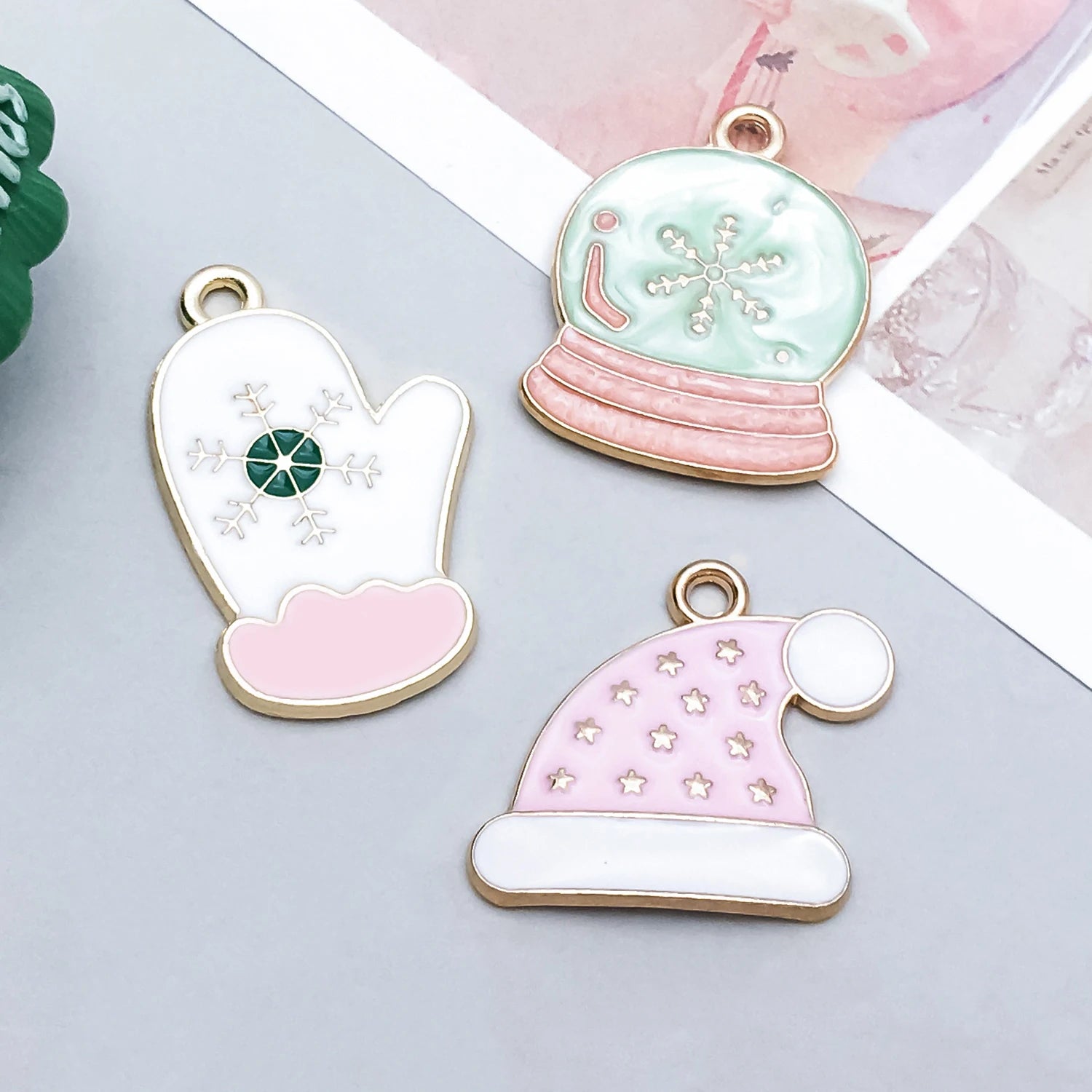 5/20 Stück Legierung Emaille Pulver weiß Weihnachten Anhänger Schmuck machen DIY Schlüsselanhänger Ohrringe Charms für Schmuck Armbänder Halskette