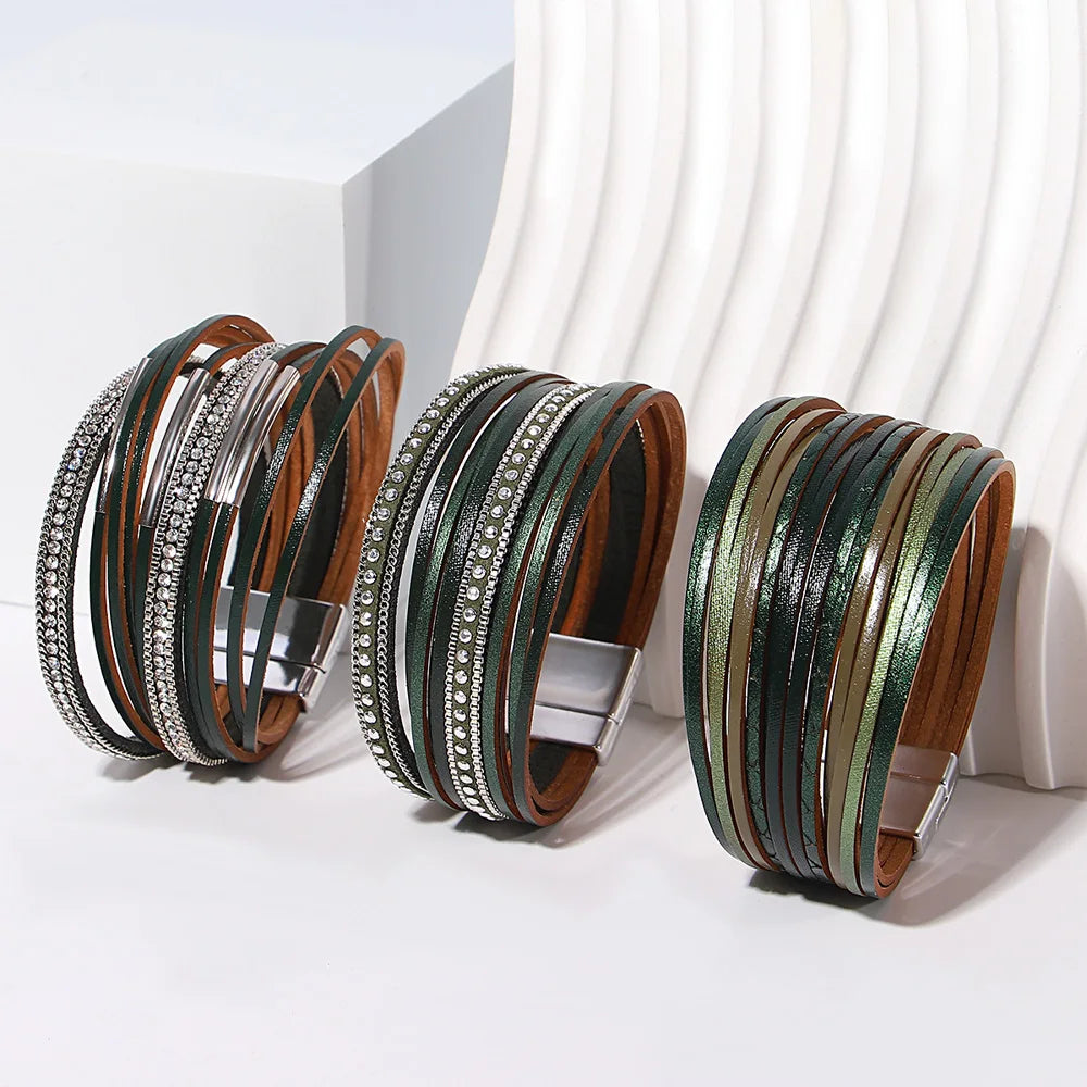 ALLYES Vintage grünes mehrschichtiges Wickelarmband aus Leder für Damen und Herren, Boho-Armbänder mit eingelegten Strasssteinen und Armreifen, Charm-Schmuck