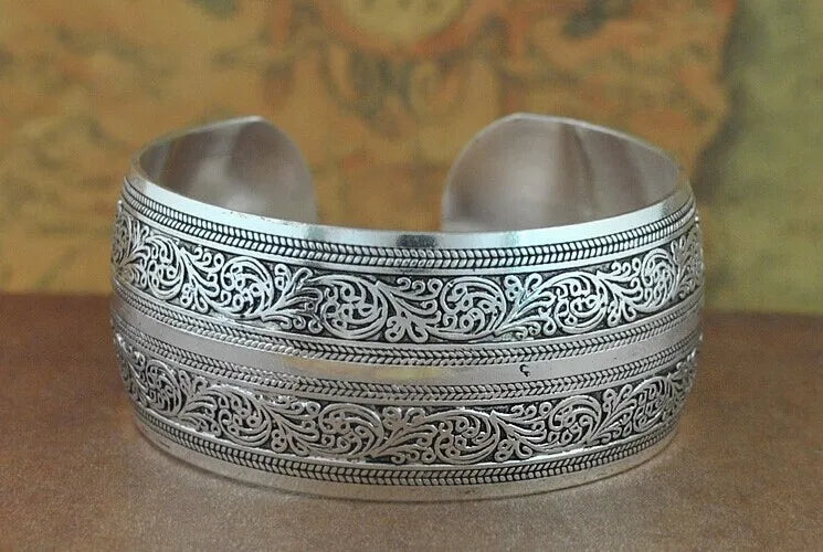 32-Stil Vintage-Manschettenarmband, tibetisch versilbert, geschnitzte Blume, Tier-Öffnungsarmreif, verstellbar, indischer Schmuck, Damen-Geschenke