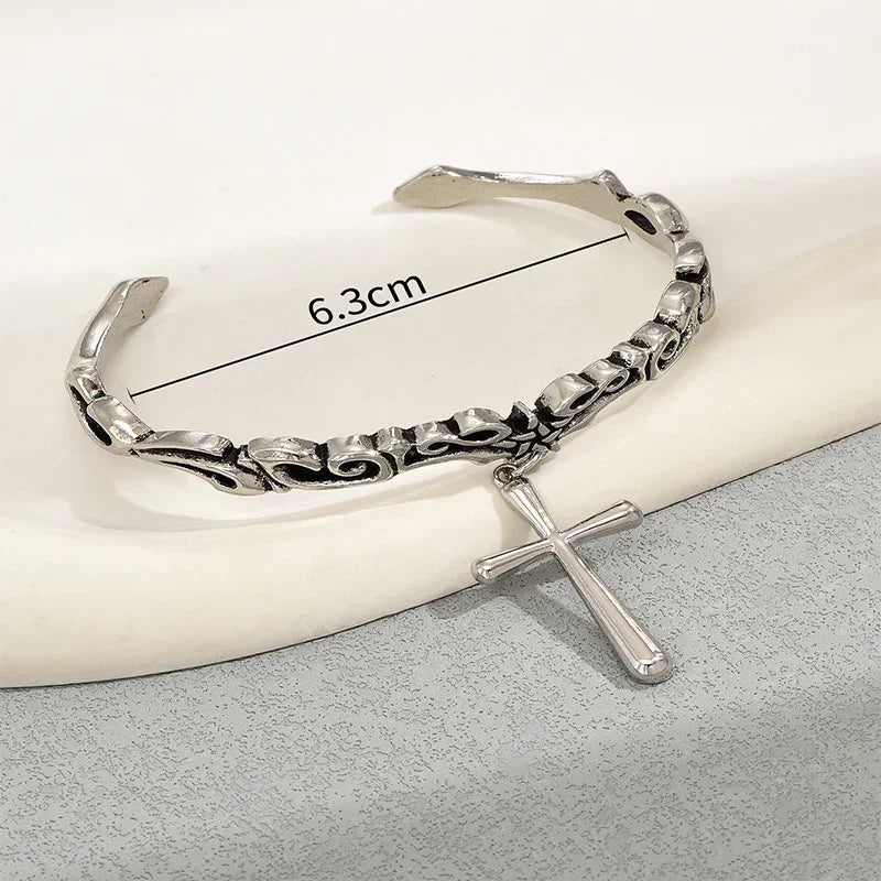 Bohemian Vintage Kreuz Charm Geschnitzte Manschette Armband Retro Silber Punk Einstellbare Offene Armreif für Frauen Gothic Schmuck Zubehör