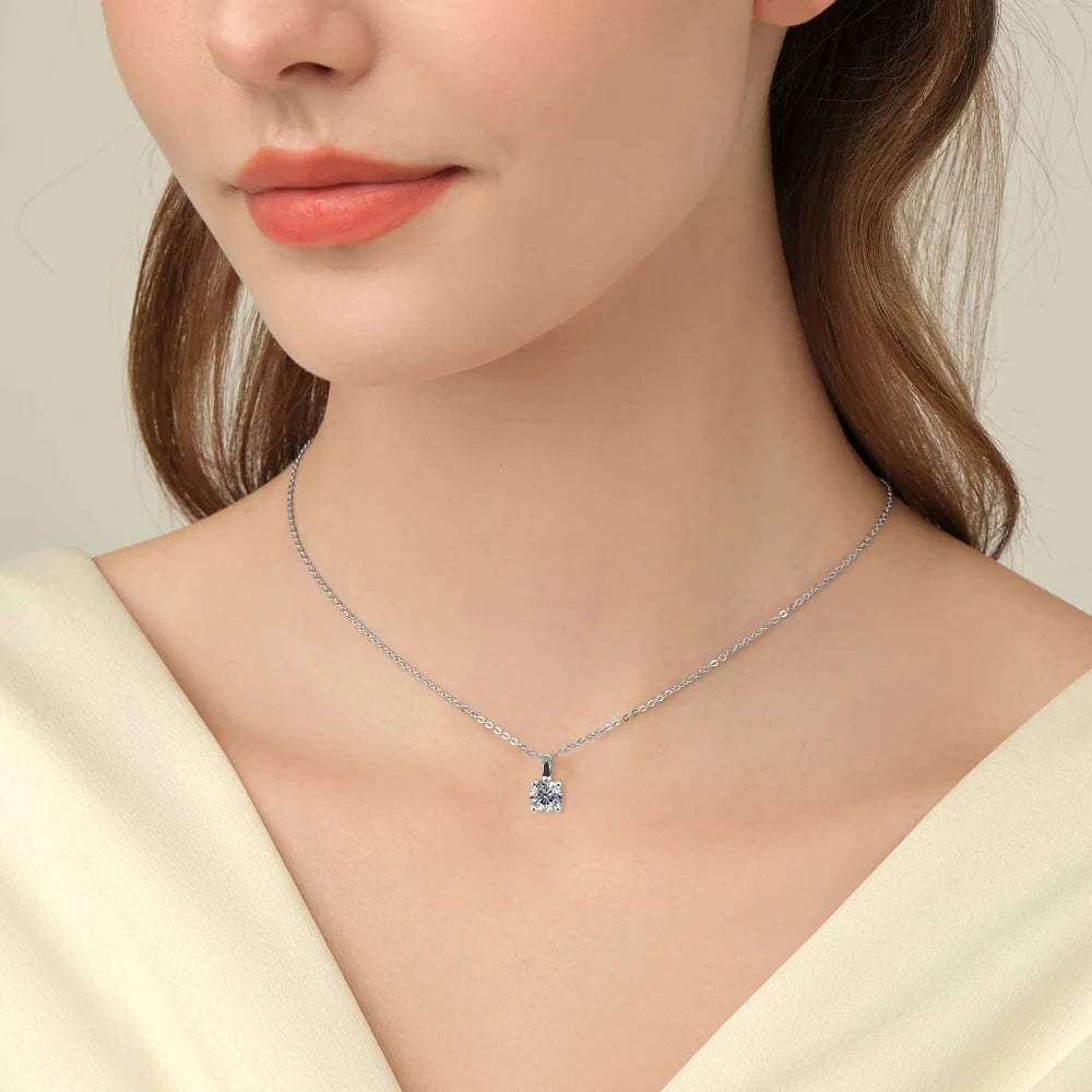 Daisini-Kristalle von Swarovski, klassische 4 Krallen, runder Schliff, glänzende Halskette, Damen-Anhänger aus 18 Karat Gold, luxuriöser Kupferschmuck
