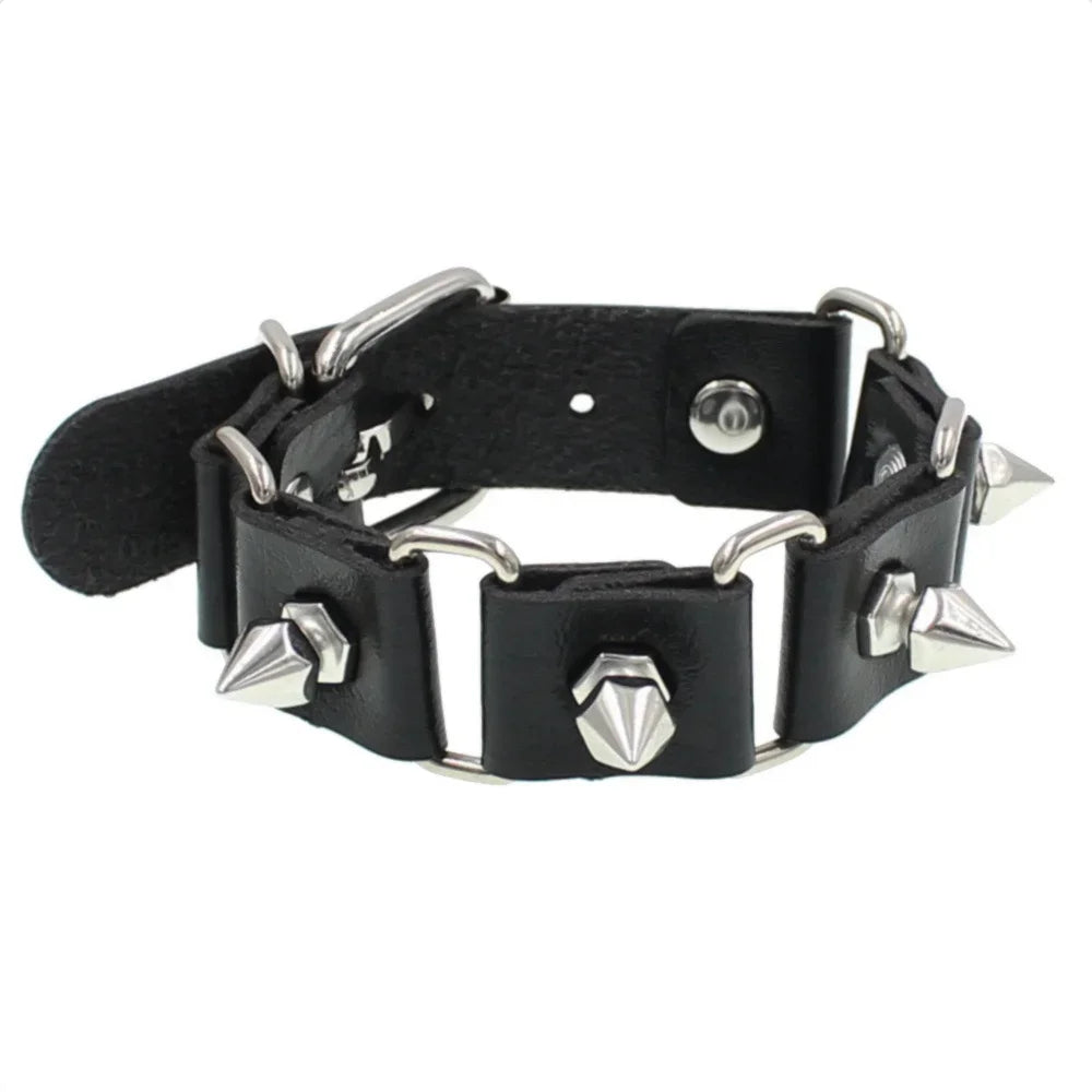 Neue breite Punk Chunky Rivet Leder Armreif Rock Reihen quadratische Nägel Armband einstellbare Größe Schmuck Armbänder & Armreif