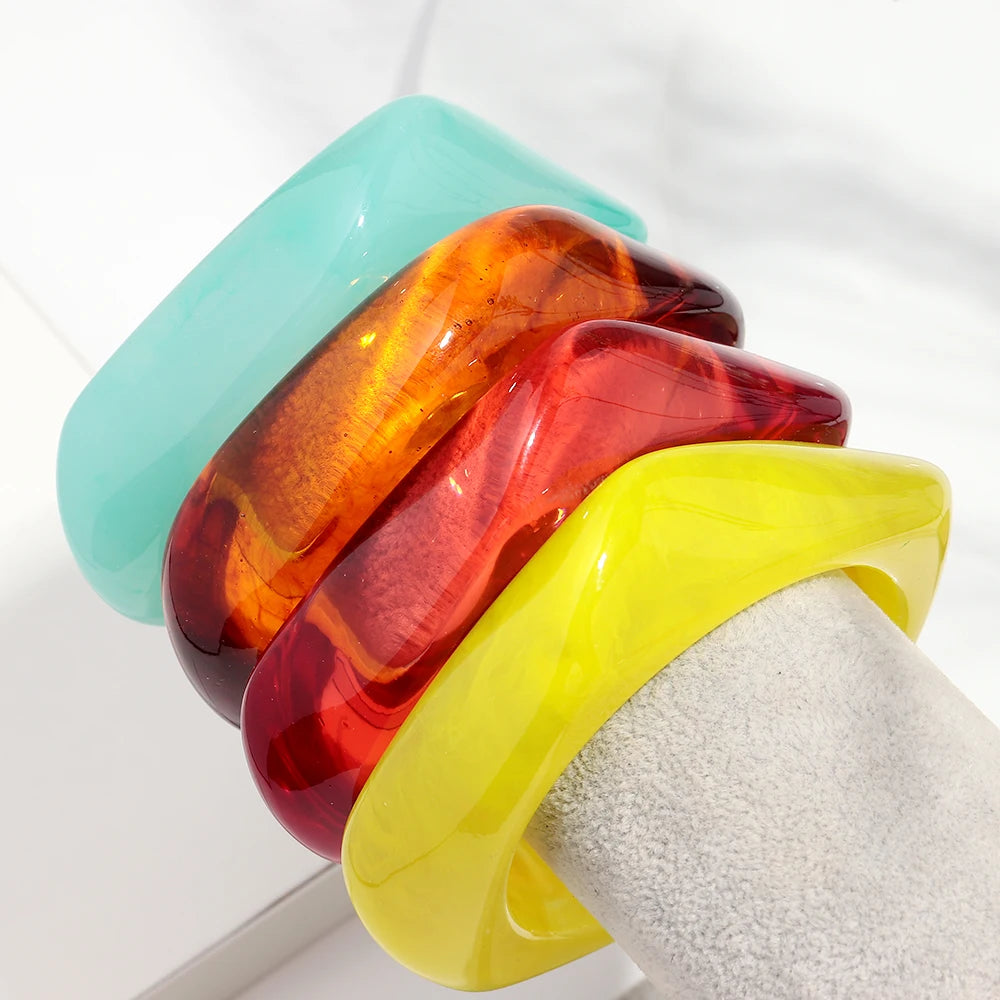 Vintage Acryl große bunte geometrische unregelmäßige Armreifen für Frauen trendige Harz breite Manschette Armreifen Armbänder 2025, Modeschmuck