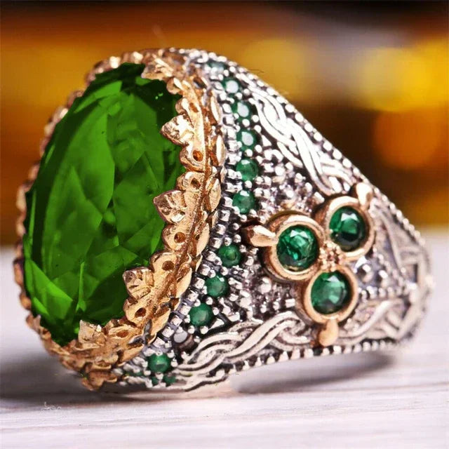Europäischer und amerikanischer eingelegter Smaragd-Herrenring Türkei Retro dominanter Persönlichkeitsring, um den Bankett-Party-Schmuck teilzunehmen