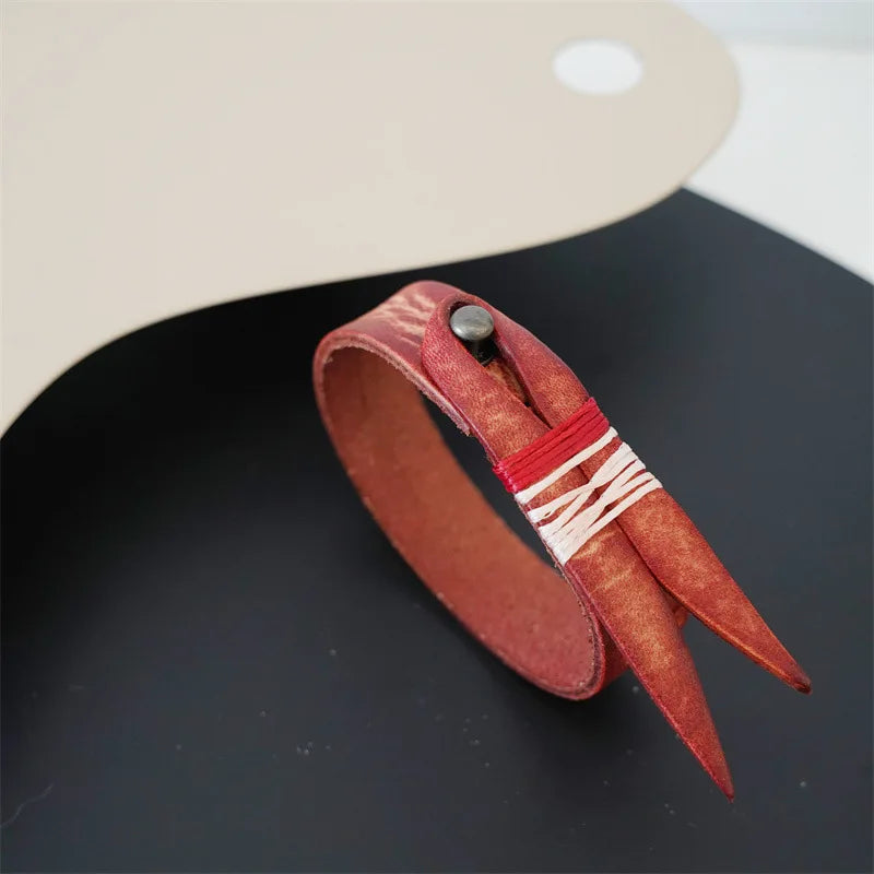 MKENDN Vintage pflanzlich gegerbtes Rindsleder-Manschettenarmband für Männer und Frauen, Punk-Armreif, geriebenes Distressed-Denim-farbiges Armband