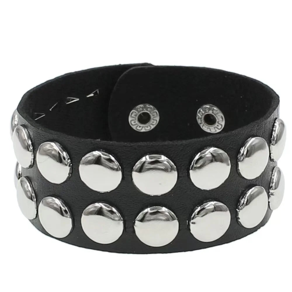 Neue breite Punk Chunky Rivet Leder Armreif Rock Reihen quadratische Nägel Armband einstellbare Größe Schmuck Armbänder & Armreif