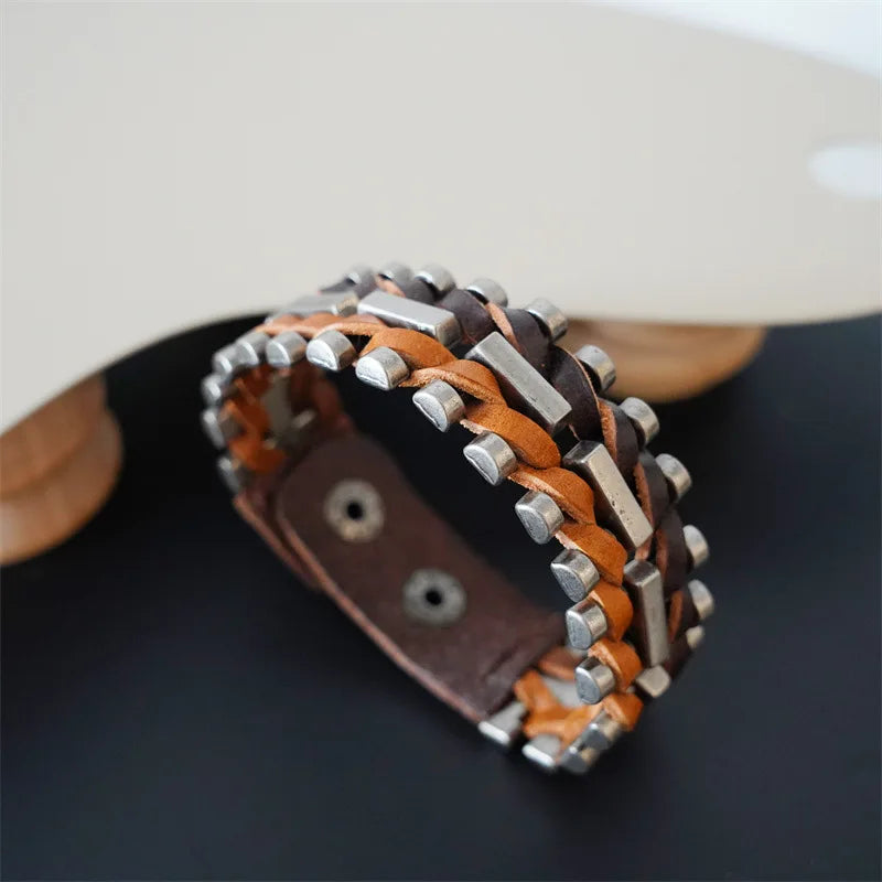 MKENDN Vintage pflanzlich gegerbtes Rindsleder-Manschettenarmband für Männer und Frauen, Punk-Armreif, geriebenes Distressed-Denim-farbiges Armband