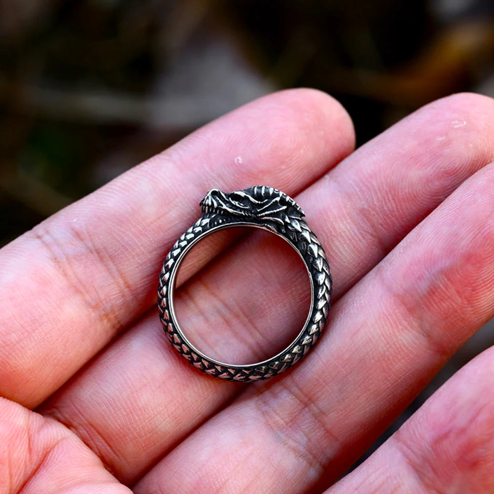 Neue Nordic Mythologie Viking Ouroboros Ring für Männer Frauen Vintage Schlange Ringe Edelstahl Mode Schmuck Geschenk Großhandel