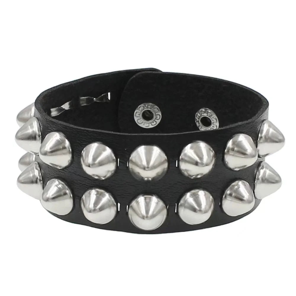 Neue breite Punk Chunky Rivet Leder Armreif Rock Reihen quadratische Nägel Armband einstellbare Größe Schmuck Armbänder & Armreif