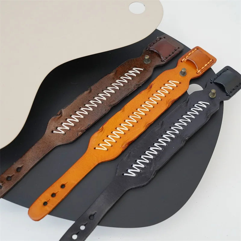 MKENDN Vintage pflanzlich gegerbtes Rindsleder-Manschettenarmband für Männer und Frauen, Punk-Armreif, geriebenes Distressed-Denim-farbiges Armband