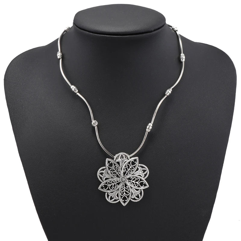 Ethnische Antike Silber Farbe Mond Choker Halsketten für Frauen Boho Türkis Halskette Mädchen Partei Schmuck Geschenke