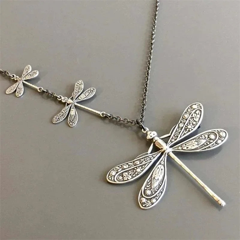 Nang Gonz Design Muster Libelle Anhänger Halskette Einfache Individualität Retro Stil Asymmetrische Design Halskette Damen Schmuck