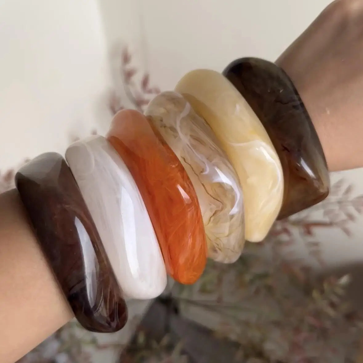 Vintage Acryl unregelmäßige geometrische übertriebene klobige Armreifen für Frauen Harz Statement Charm Armband Armreif Schmuck Geschenke