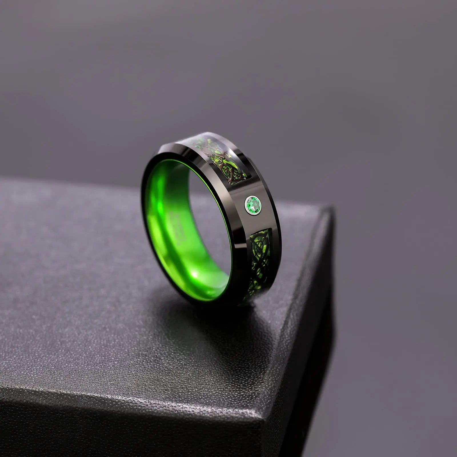 Moderne 8mm Schwarz Titan stahl Ringe für Männer Frauen Nut Facetten Edelstahl Männer Ring Hochzeit Band schmuck Großhandel