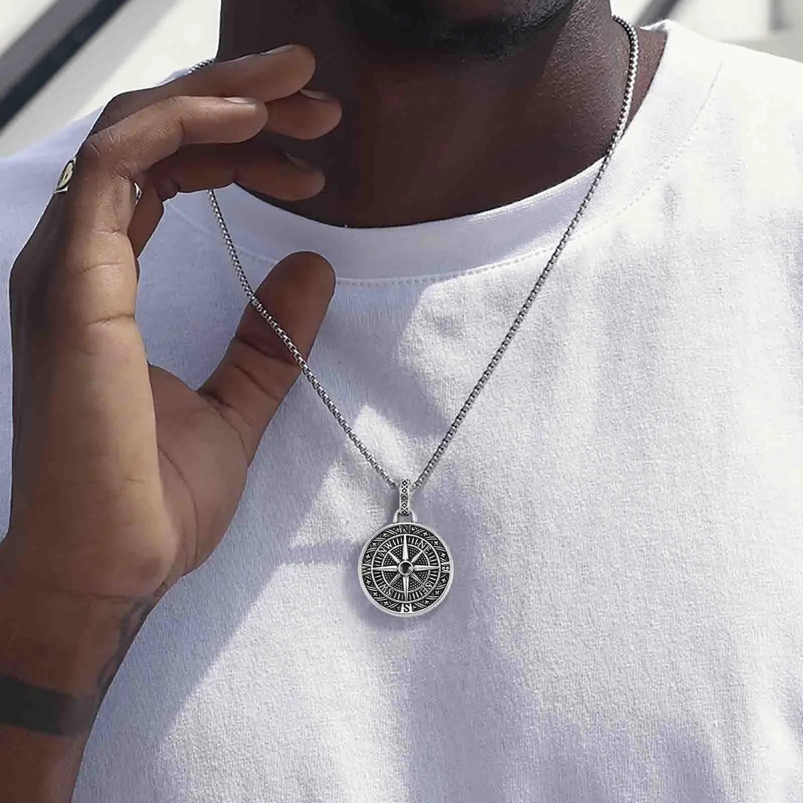 Vnox Vintage-Kompass-Anhänger-Halsketten für Männer und Jungen, Münz-Halskette aus Edelstahl, Rock-Hiphop-Kragen, Abschluss-Gid-Geschenk
