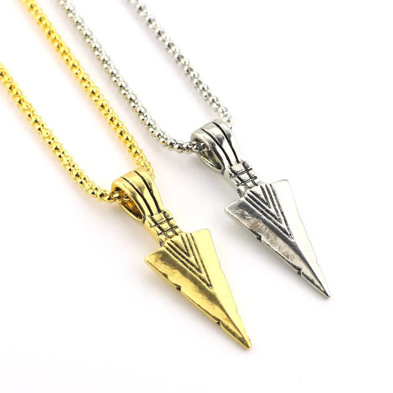 2022 silber Farbe Retro Persönlichkeit Schwarz Dreieck Pfeilspitze Halskette Anhänger Nische Stil Punk Schmuck Party Geschenk Für Männer Und Wo