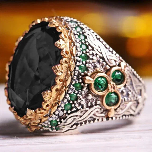 Europäischer und amerikanischer eingelegter Smaragd-Herrenring Türkei Retro dominanter Persönlichkeitsring, um den Bankett-Party-Schmuck teilzunehmen