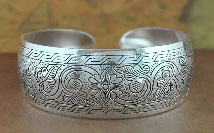 32-Stil Vintage-Manschettenarmband, tibetisch versilbert, geschnitzte Blume, Tier-Öffnungsarmreif, verstellbar, indischer Schmuck, Damen-Geschenke