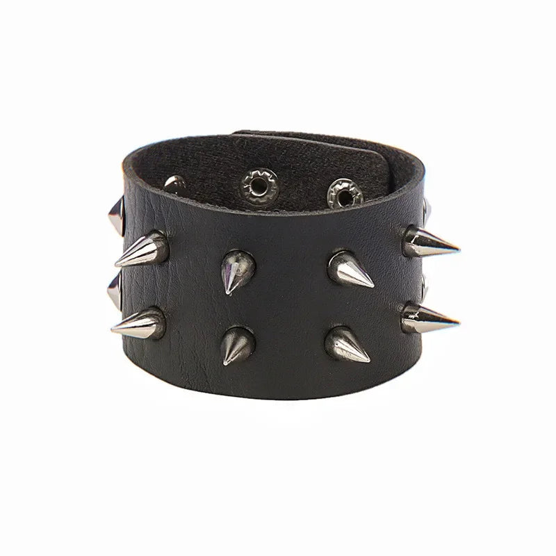 Neue breite Punk Chunky Rivet Leder Armreif Rock Reihen quadratische Nägel Armband einstellbare Größe Schmuck Armbänder & Armreif