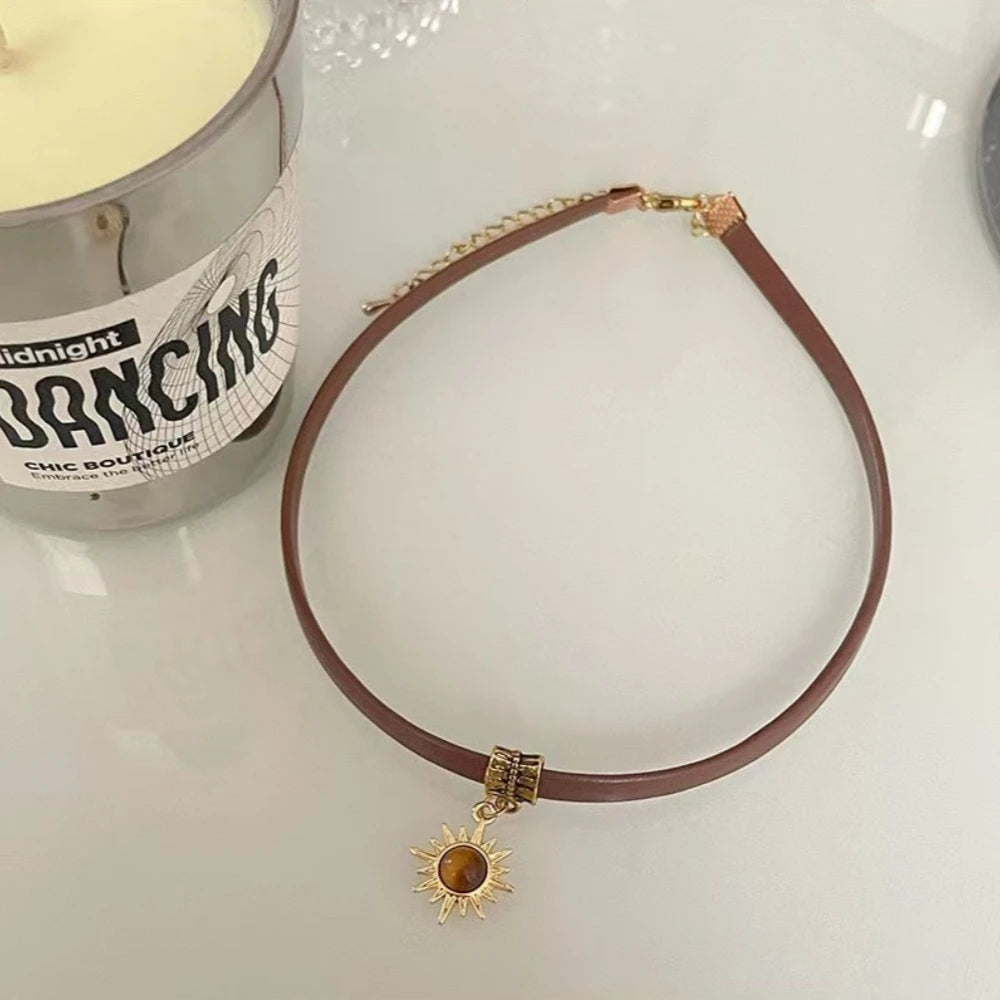 Vintage Stein Sonne Anhänger Halsketten Braun PU Leder Halsband Halskette Für Frauen Mädchen Trendy Herbst Winter Mode Schmuck Geschenke